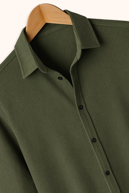 Men Spring And Summer Solid Color Loose Casual Long-Sleeved Shirt Green Color